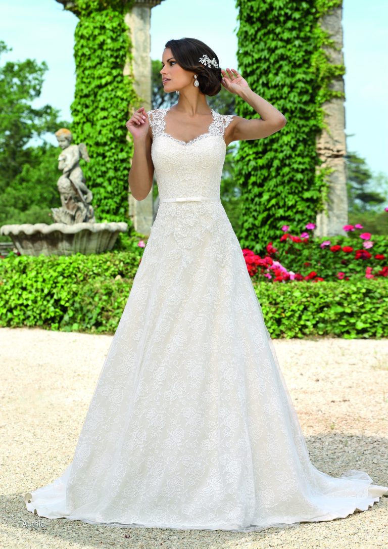 Ivory Brautkleid Authie, Brautkleider Amberg